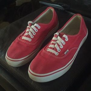 🔥🔥Classic Red Vans. Like new!!🔥🔥